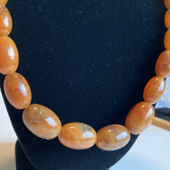 Swirled Amber Brown Vintage Lucite Bead Necklace - 28 inches - Picture 4 of 5